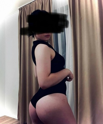 Живу в Москве, и готова доставить тебе незабываемое удовольствие! 💋 Моя услуга - идеальное сочетание страсти и нежности. Я умею слушать и создаю уютную атмосферу, чтобы ты расслабился и наслаждался каждой минутой со мной. 💫 Мои возможности бесконечны, я готова исполнить любые твои сексуальные фантазии. 💦 Мои фото полностью соответствуют действительности, а отзывы моих клиентов говорят сами за себя. Не упускай возможность провести время со мной, и ты увидишь, зачем я называю себя настоящей горячей красоткой. 🔥💃 Нет лучшего способа скрасить вечер в Москве, чем встретиться со мной. Обещаю, ты не пожалеешь! 😉💋 Ксения